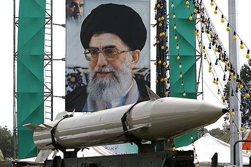 По данным аналитиков ЦРУ, атомная программа Ирана имеет исключительно военную направленность, а «создание надежной баллистической ракеты средней дальности» остается одним из приоритетов