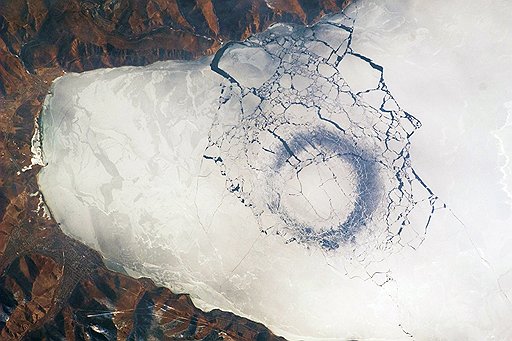 Загадочные круги на льду Байкала — косвенный признак наличия в воде метана