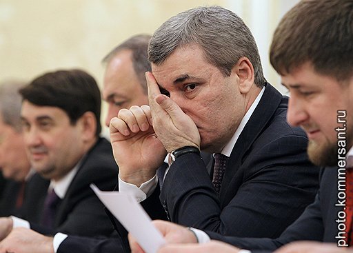 Президент Кабардино-Балкарии Арсен Каноков (второй справа) и глава Чеченской Республики Размн Кадыров (справа)