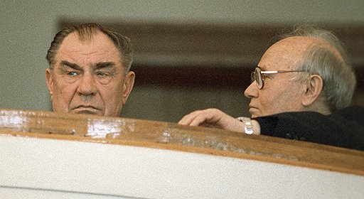 Силовой тандем образца августа 91-го: Дмитрий Язов (слева) и Владимир Крючков (справа)