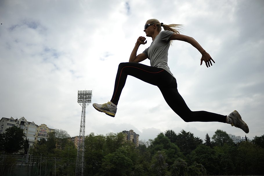 Для прыгуньи в длину Дарьи Клишиной лондонская Олимпиада станет первой в жизни. Но у молодой спортсменки уже есть как минимум два повода для гордости: в 2010 году она победила в номинации &quot;Самая сексуальная спортсменка России - 2010&quot; по версии Рунета, а в 2011 году взяла золото чемпионата Европы