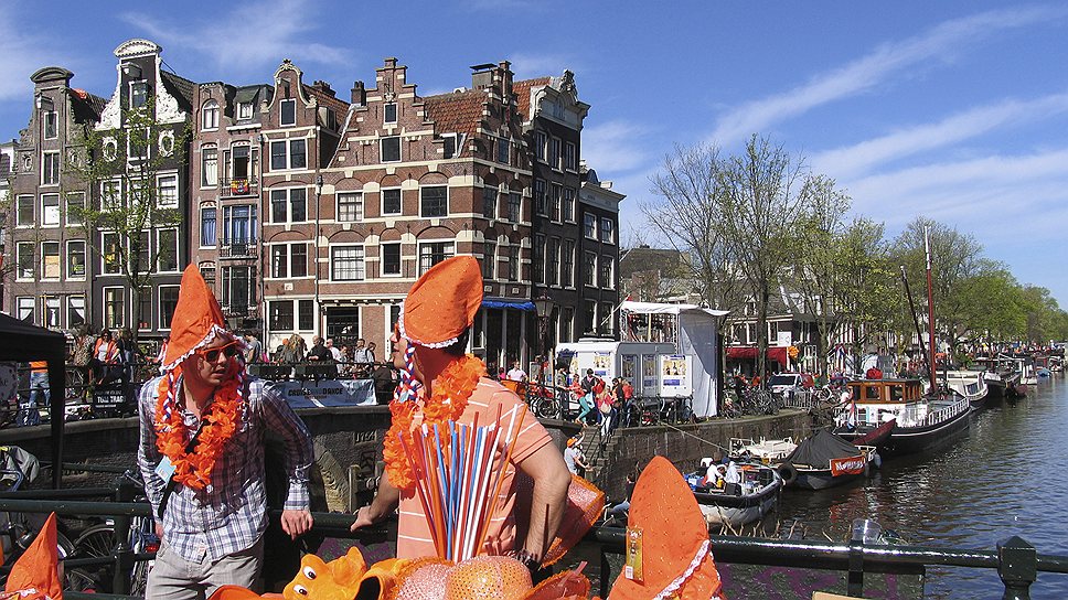 День королевы в Нидерландах — оранжевый день календаря 
