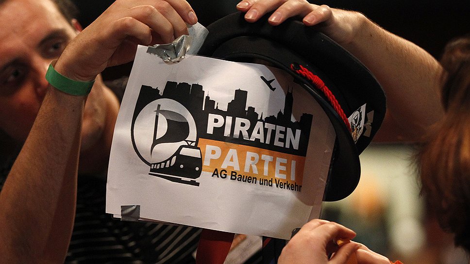 От свободного плавания в интернете до бесплатного транспорта — у пиратской партии в ФРГ столько инициатив, что скоро они перестанут вмещаться в ее эмблему