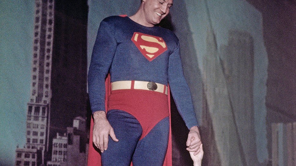 Актеры Джордж Ривз (слева) и Филлис Коутс, реклама сериала &quot;Приключения Супермена&quot;, 1952 год 
