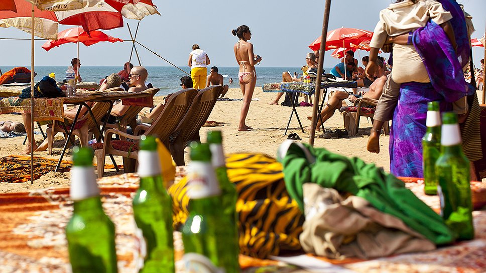 Пиво пить на пляжах в Гоа больше нельзя. А вот отобрать бикини у отдыхающих властям так и не удалось 