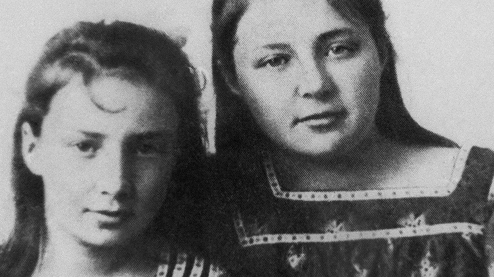 Марина (справа) и Анастасия Цветаевы, спустя год после Швейцарии 