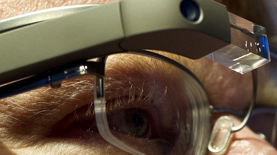 Очки Google Glass резко сократили расстояние между Сетью и сетчаткой