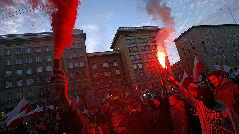 В атаке на российское посольство участвовали футбольные хулиганы, организованные в фанатские группировки