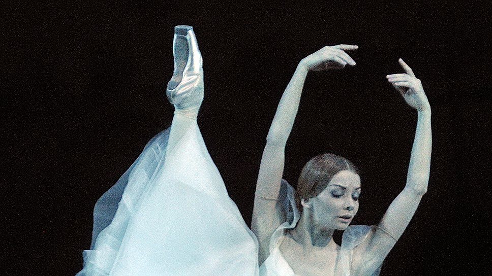 Евгения Образцова (на фото) в сцене из балета &quot;Жизель&quot;
