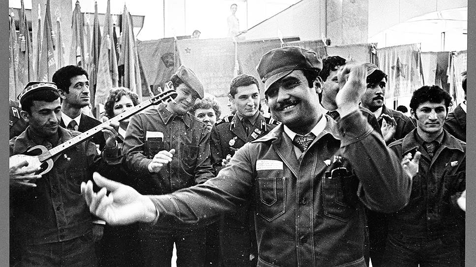 1970-е гг. Первый отряд строителей БАМа перед отправлением на стройку