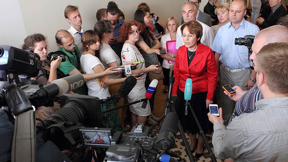 Оксана Дмитриева попросила президента защитить поддержавших ее муниципальных депутатов