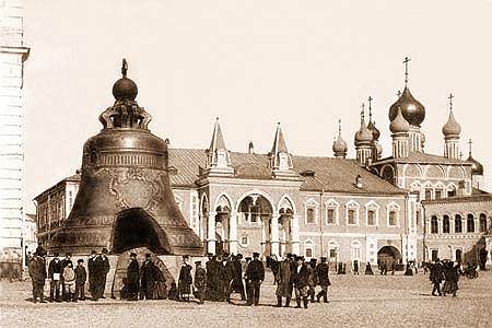 Вид на Чудов монастырь с Ивановской площади. Фото начала ХХ века 
