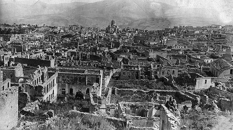 Этнические чистки по ходу Первой мировой оставили глубокий след на Востоке. На фото — разрушенные турками кварталы Шушы