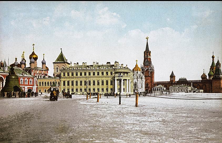 Обретут ли кремлевские площади свою древнюю стать, покажет будущее. А имена тех, кто их разрушал, сохранили архивы 
