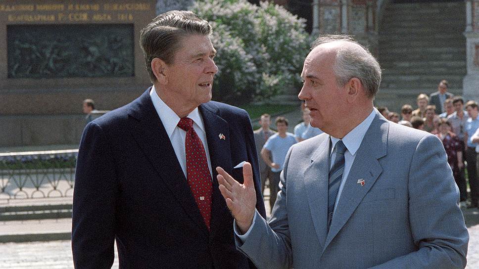Президенты Рейган и Горбачев доказали, что в отношениях Москвы и Вашингтона от конфронтации до разрядки — один шаг. Это потом выяснилось, что и от разрядки до конфронтации — тоже 
