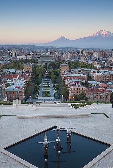 Вид на Ереван с вершины комплекса &quot;Каскад&quot; 
