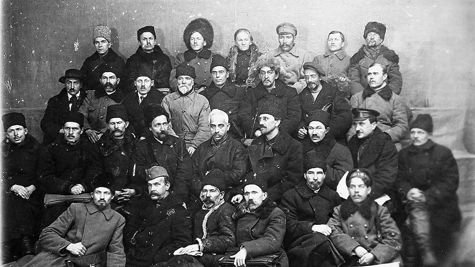 Группа участников восстания на Красной Пресне в Москве. 1905 год 
