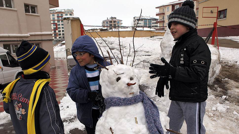 Снег в Анкаре бывает нечасто, но в этом году зима снежная. Даже школьные занятия несколько раз отменяли 