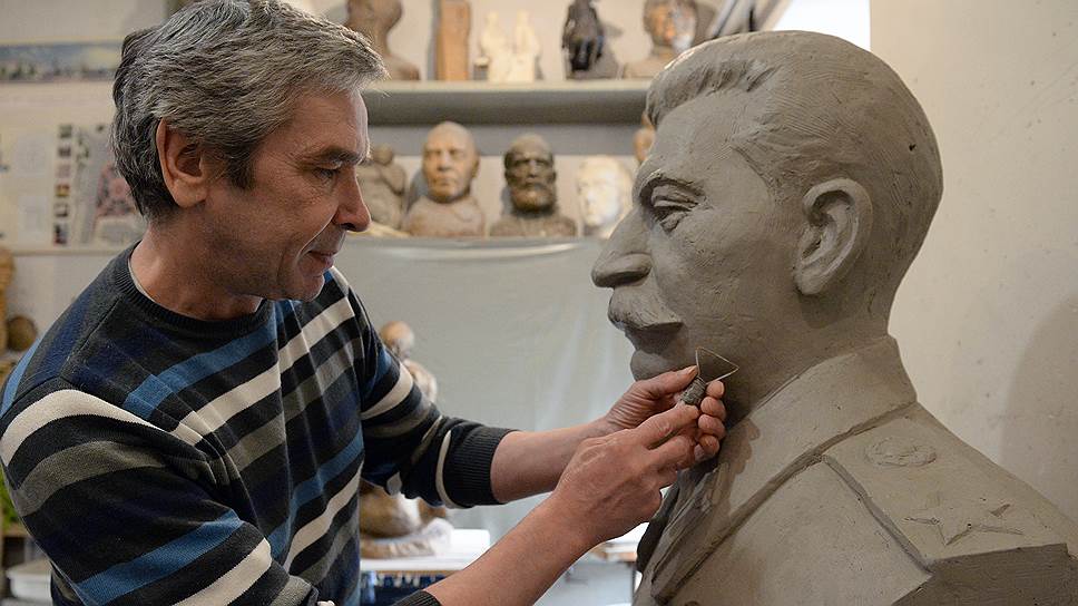 Для скульптора Дмитрия Басарева Сталин — возможность заработать... 