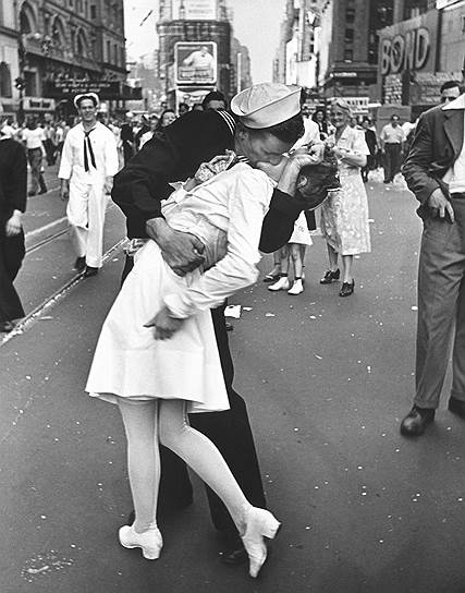 День победы на Таймс-сквер, 1945 год
