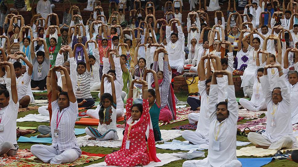 Международный день йоги встречали как индусы всех возрастов и каст, так и представители других религий, живущие в Индии