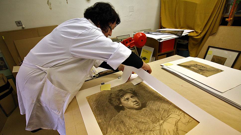 Подготовка выставочного паспарту для рисунка И. Репина 
