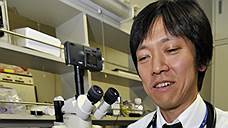 Такаси Иоку, ученый из Школы медицины Университета Дзикей, Токио
