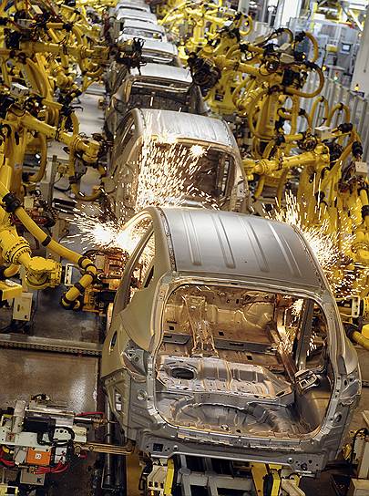 На заводских конвейерах роботы уже давно справляются лучше людей
