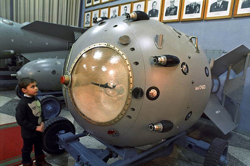 РДС-3 -- одна из первых советских ядерных бомб 