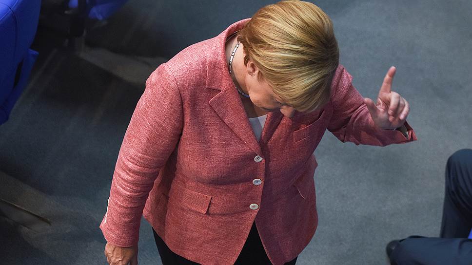 Политику Ангелы Меркель одобряет сейчас менее половины граждан Германии, но она продолжает настаивать: &quot;Мы справимся&quot; 
