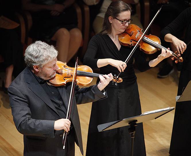 Фабио Бьонди (слева) и его Гварнери 1686 года открывают Stradivari Festival 