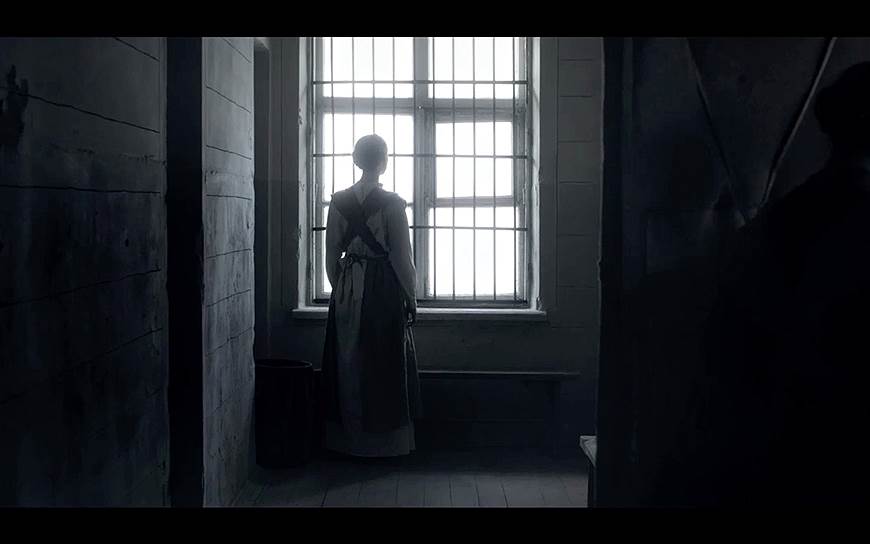 История Фанни Каплан (Катерина Молчанова) -- это рассказ о том, как революция превратилась в тюрьму (на фото: кадры из фильма &quot;Моя бабушка -- Фанни Каплан&quot;)  