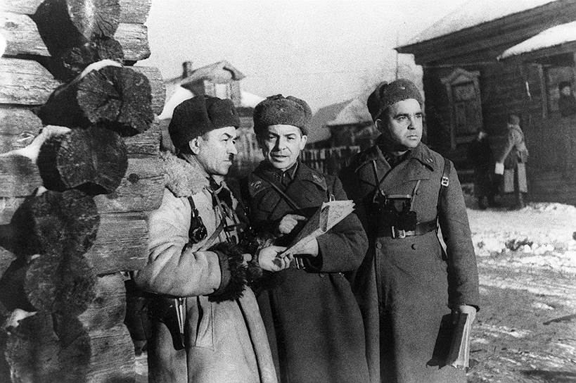 Генерал Панфилов (слева) под Москвой -- последнее фото. 1941 год 
