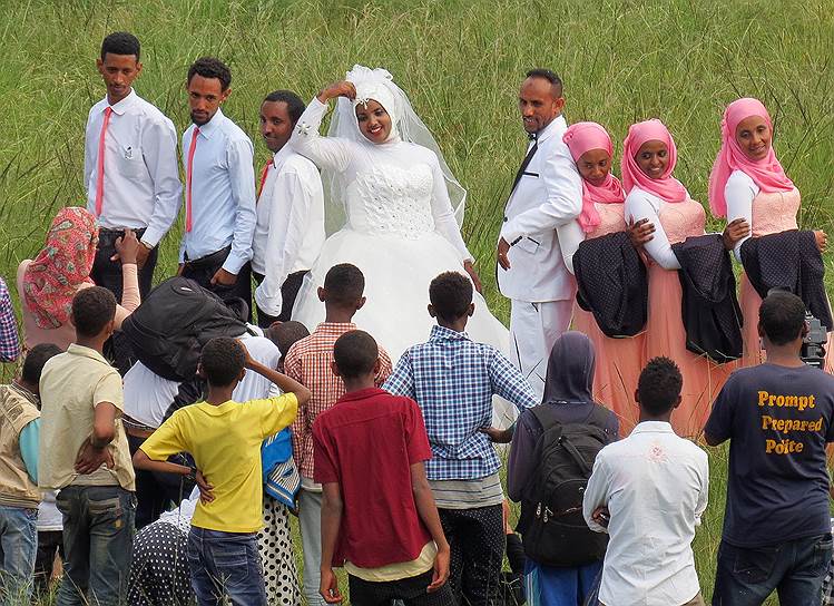 Эфиопия — страна, в которой традиции племенного строя соседствуют с монотеистическими религиями&lt;br>На фото: Мусульманская свадьба в городе Гондэр (Центральная Эфиопия) 