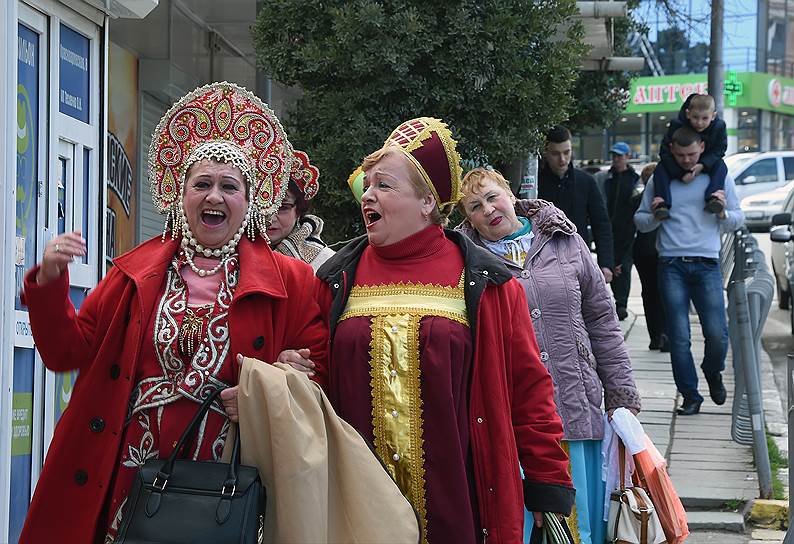 Ансамбль Русской общины Алушты: поют, даже уйдя с концерта 
