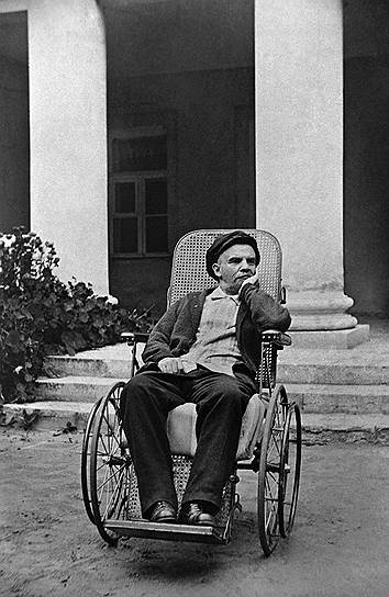 Ленин в Горках. 1923 год. Одна из последних прижизненных фотографий В.И. Ленина 