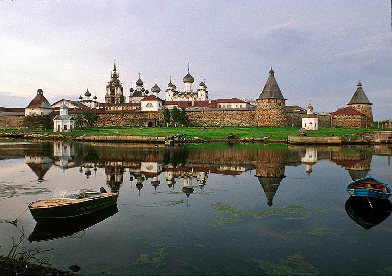 Соловецкий Зосимо-Савватиевский Спасо-Преображенский монастырь. Здесь и далее -- фотографии Уильяма Брумфилда 
