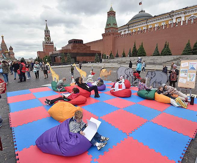 Почитать на Красной площади, как дома,— одна из &quot;фишек&quot; фестиваля 
