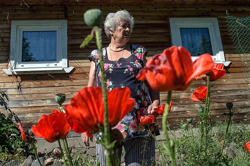 Тамара Анатольевна — негласный деревенский староста 
