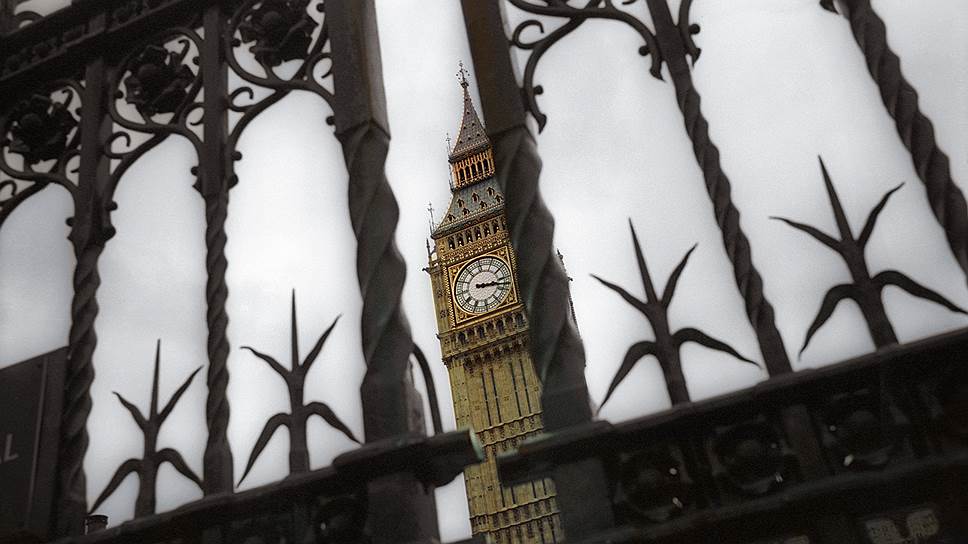 В Британии фокус секс-скандала сместился в сферу политики: депутаты парламента обвиняются в непристойном поведении или домогательствах 
