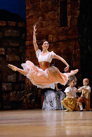 Мария Александрова в балете &quot;Лауренсия&quot; на сцене Тбилисского театра оперы и балета