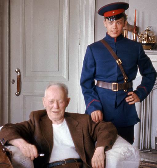 Два поколения большой семьи: Александр Шолохов и его легендарный дед (1978 год) 
