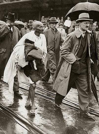 1931 год. Ганди приехал в Лондон для обсуждения индийской конституции. Джентльмены, что называется, в шоке 
