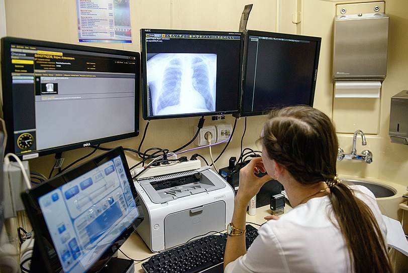 Современный цифровой рентген позволяет вести флюорографические и рентгенографические обследования любых органов, а маммограф — проводить диагностику онкологических заболеваний у женщин 