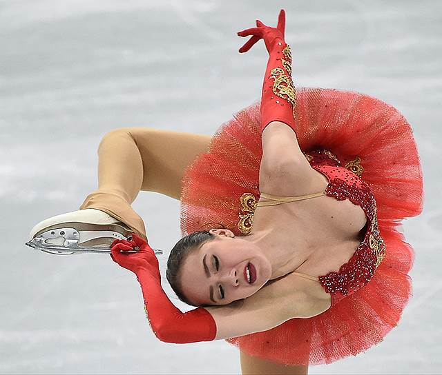 Алина Загитова в командных соревнованиях по фигурному катанию обеспечила серебро 
