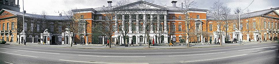 Здание, где заседал не менее известный московский Английский клуб, повидало немало знаменитостей, от Пушкина до князя Багратиона 
