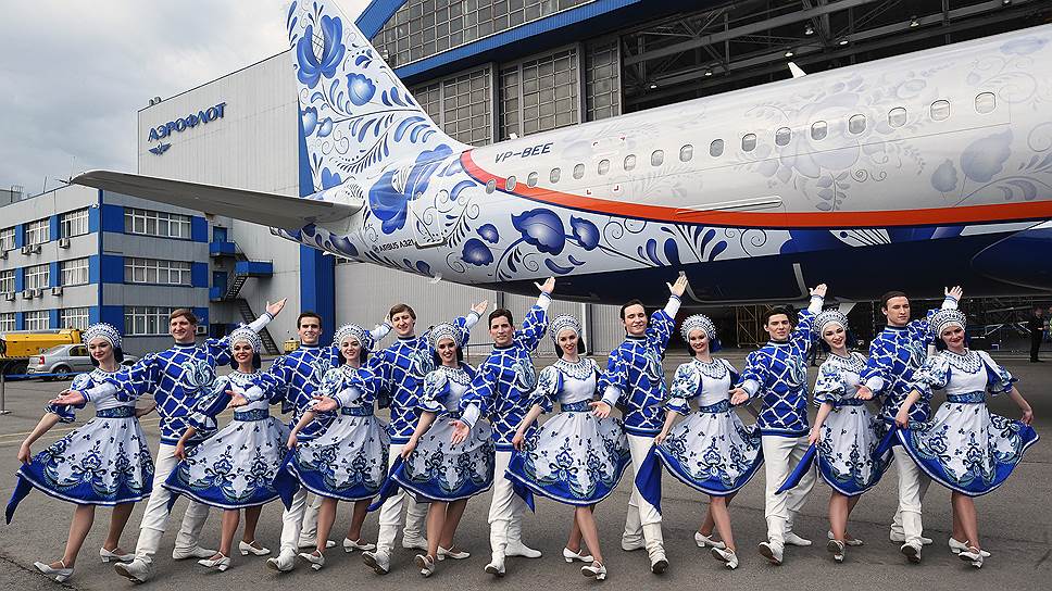 Юбилейный самолет впервые показали публике в аэропорту Шереметьево