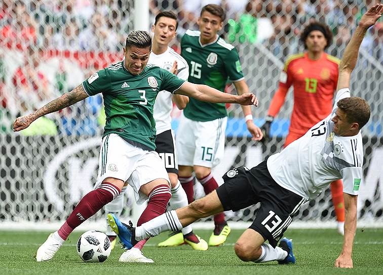 Группа F. Другой фаворит, действующий чемпион мира сборная Германии сенсационно проиграла Мексике, со счетом 1:0

