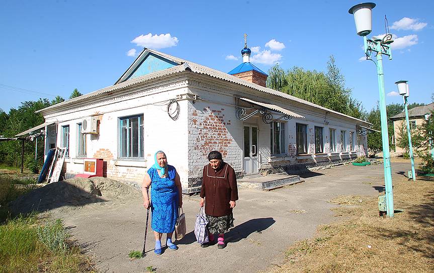 В поселке Шолоховский Ростовской области в частном социальном центре нашли приют две бабушки, беженки с Украины
