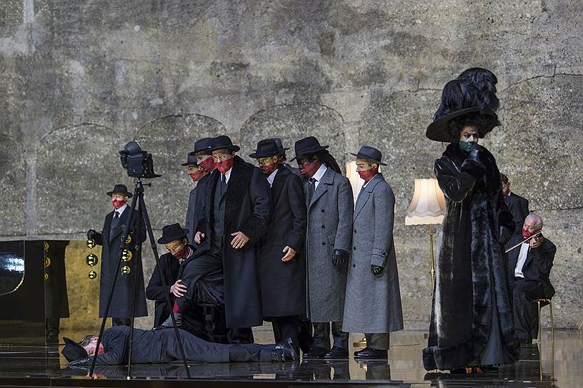Одна из двух главных премьер Зальцбурга-2018 — «Саломея» в постановке Ромео Кастеллуччи (на фото — сцена из спектакля)